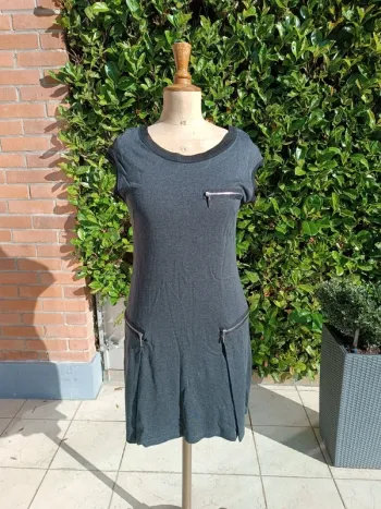 Robe grise
