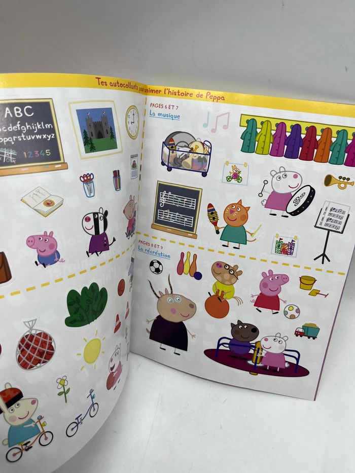 livre d’activité Magazine Peppa Pig  Thème la rentrée avec ses 100 autocollants  Neuf - photo numéro 2