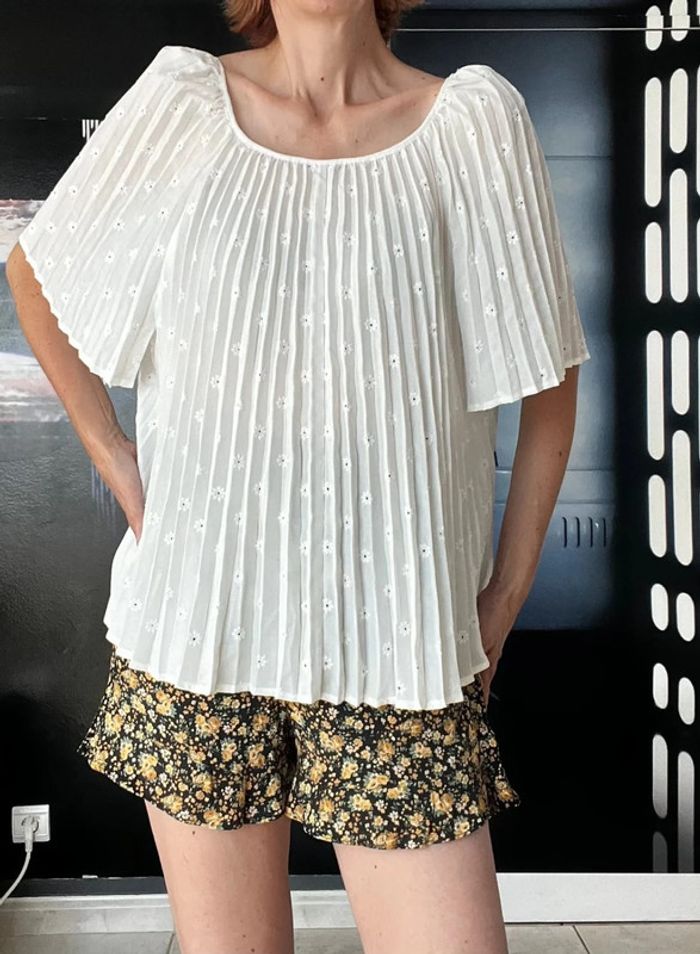 Blouse plissée brodée - photo numéro 2