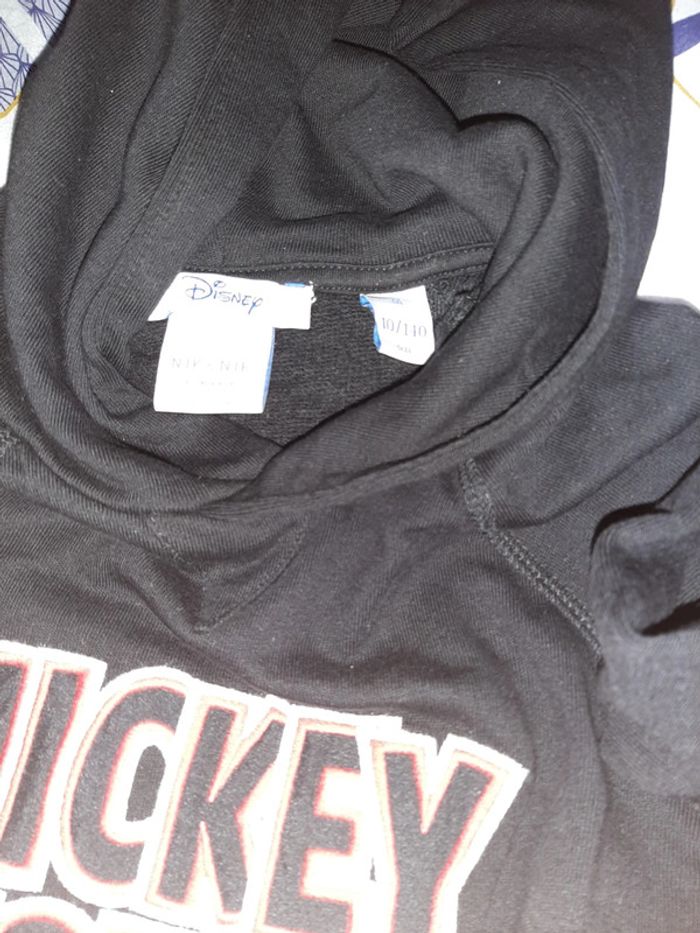 Pull a capuche disney taille 10ans - photo numéro 2