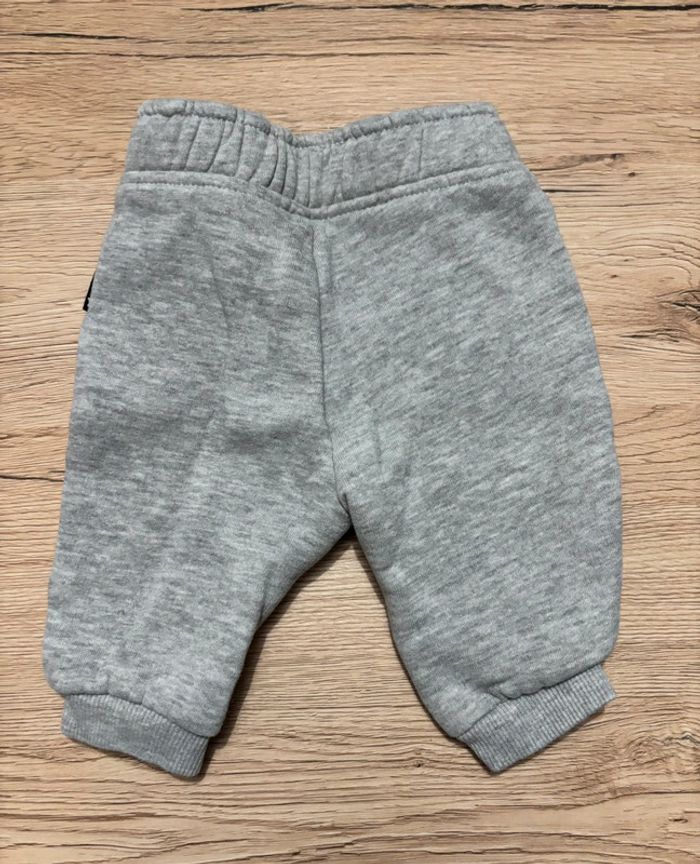 Lot 9 joggings 3 mois - photo numéro 5