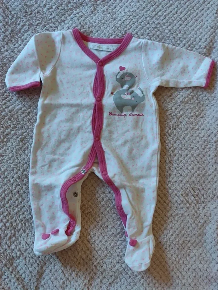Pyjama rose et blanc Gémo 3 mois
