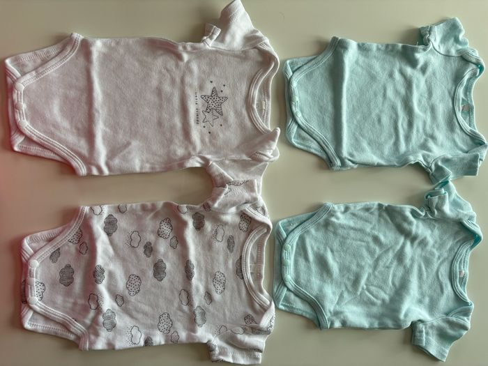 Lots de 4 bodys en 56 cm
