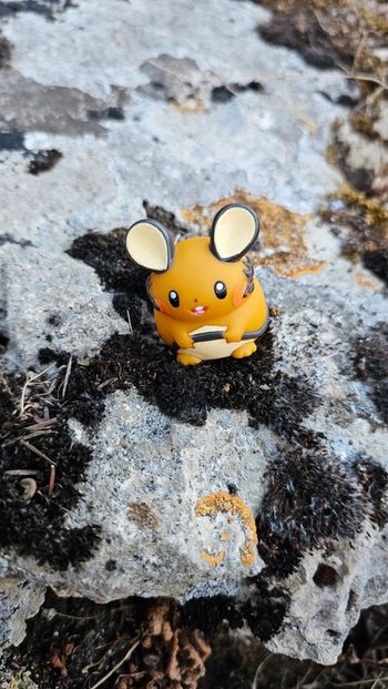 Super figurine Pokemon Nintendo finger puppet Dedenne