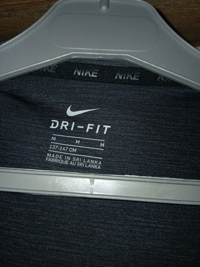 Haut nike 10 ans - photo numéro 2