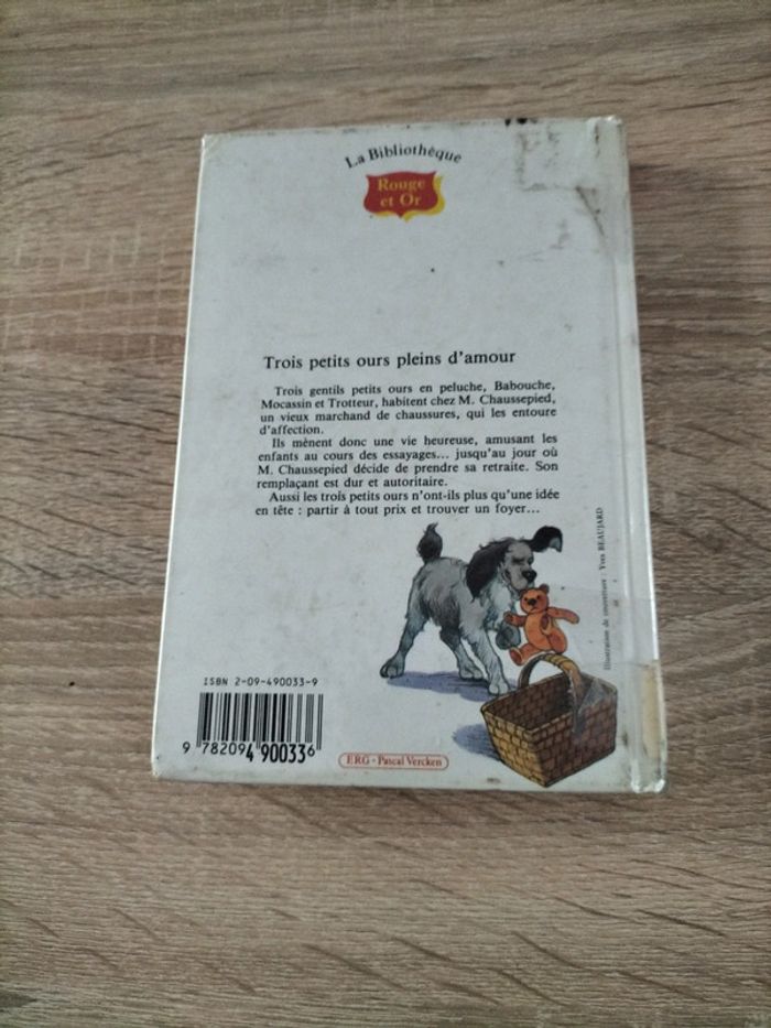 Livre Trois petits ours pleins d amour - photo numéro 2