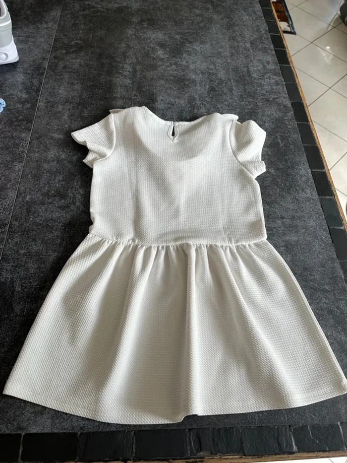 Robe longue blanche manches courtes  6-7 ans tex - photo numéro 4