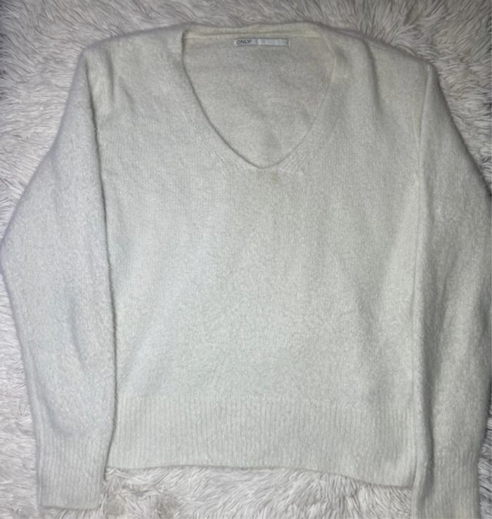 pull col V blanc
