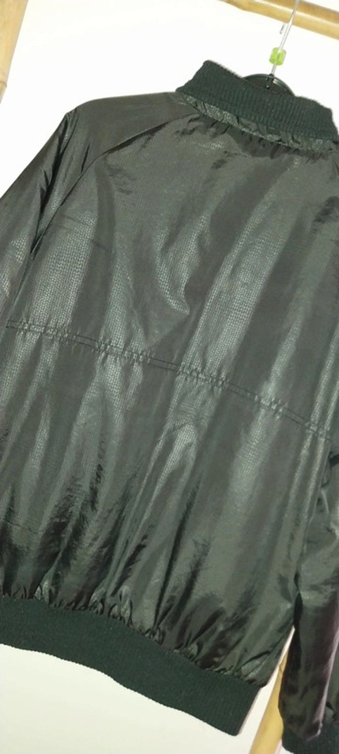 Veste coupe vent noir en très bon état Taille 10 ans - photo numéro 7