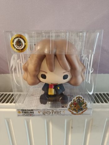 A saisir, NEUVE, très belle tirelire " Harry Potter   "  ( bien lire svp )