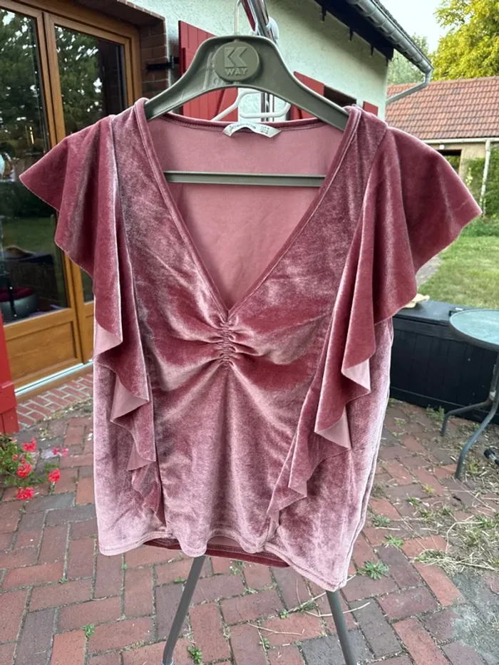 Joli haut en velours stradivarius taille M - photo numéro 2