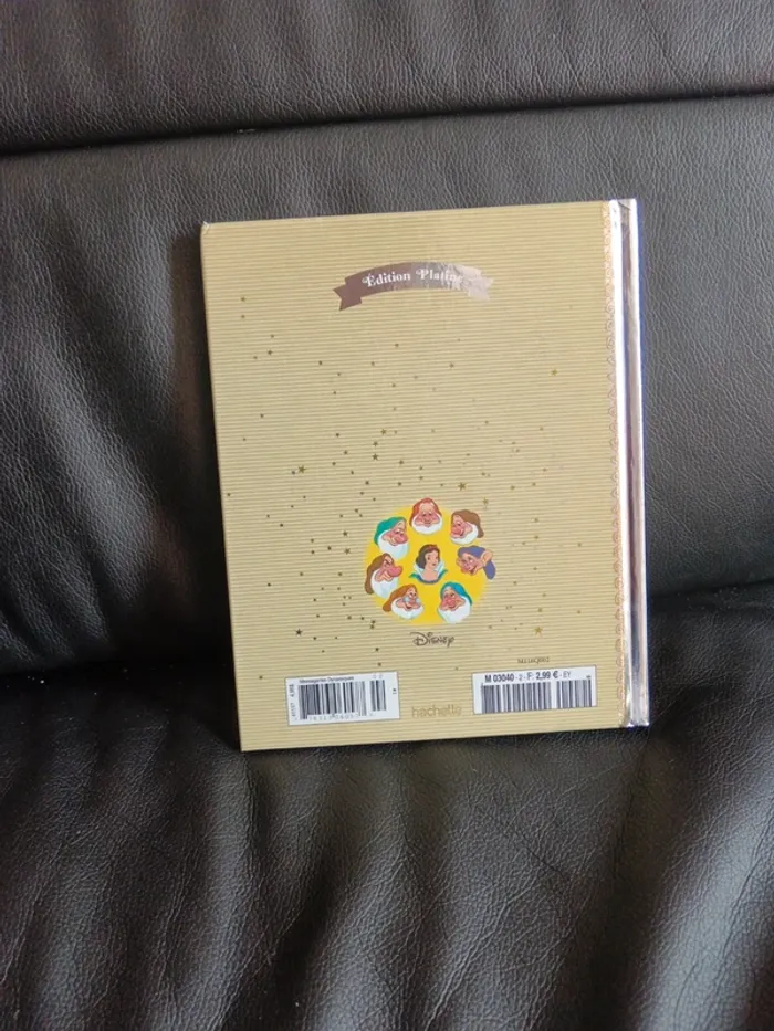 Livre Disney " Blanche neige et les 7 nains" - photo numéro 2