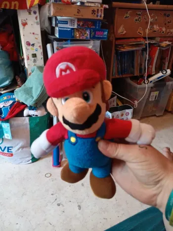 Peluche Mario 20cm env pas de vinted go