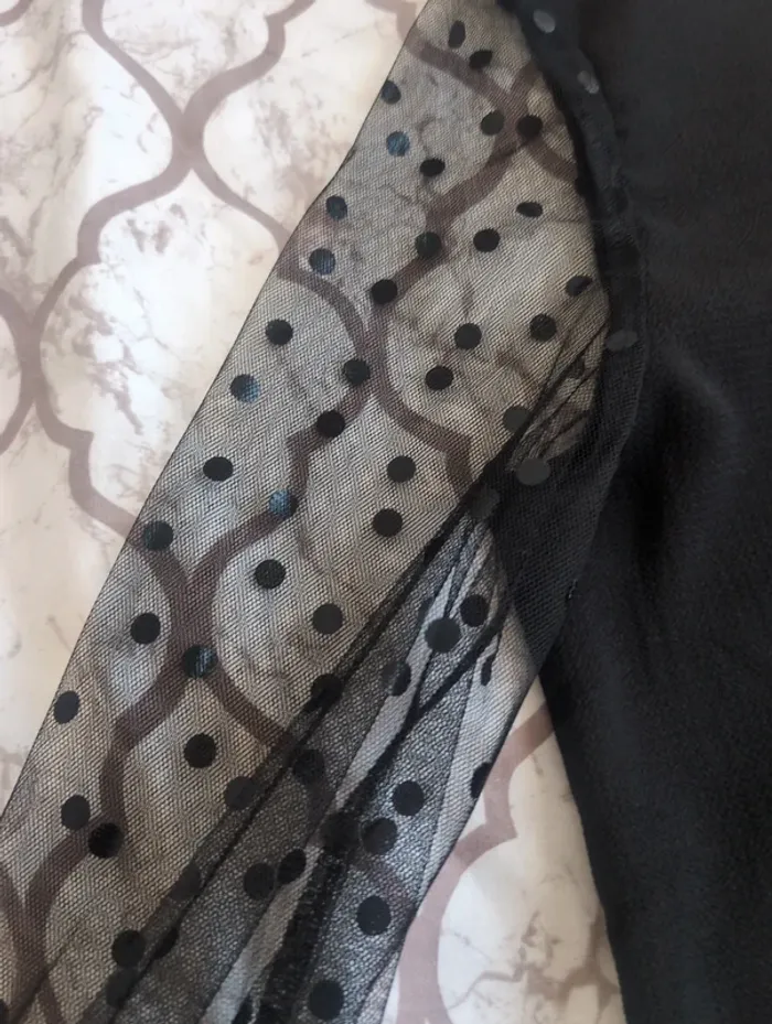 Chemisier /blouse avec manche transparentes à pois - photo numéro 2
