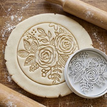 Emporte-pièce et Tampon Bouquet de Roses - Découpoir Floral pour Biscuits et Pâte à Sucre
