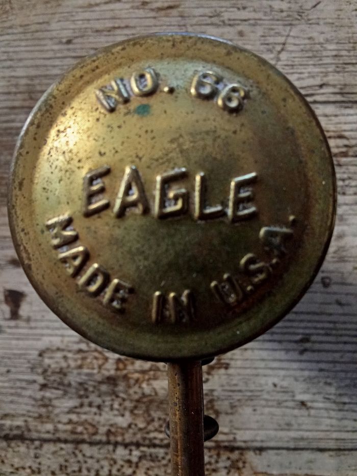 Burette d'huile vintage en laiton - photo numéro 4