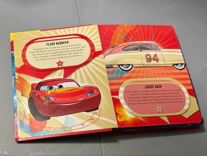Livre illustré  Cars de Disney « Comptines et figurines » avec figurines - photo numéro 5