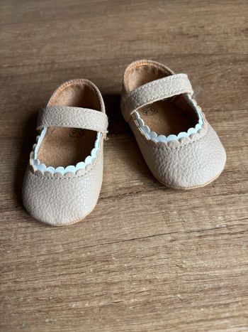 Ballerine bébé fille 0-6 mois beige parfait état