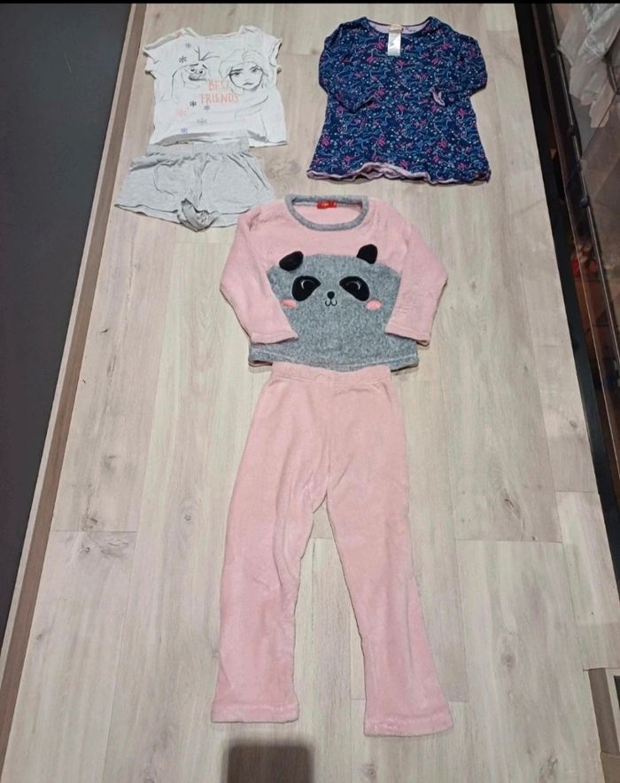 Lot de pyjamas 5/6ans - photo numéro 3