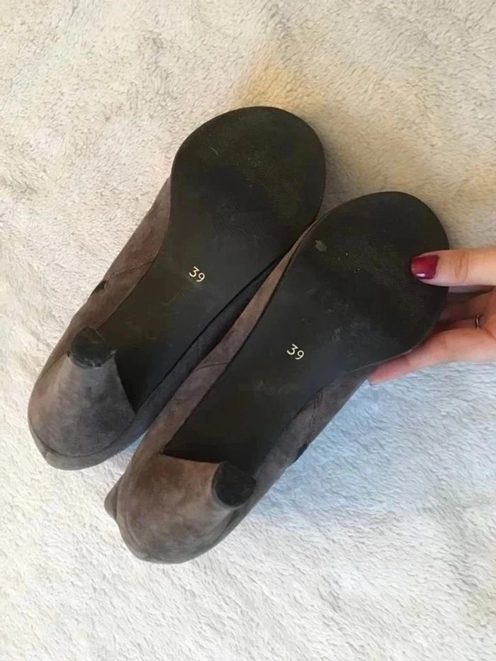 Bottines classes élégantes à talon fin en daim velours marron taupe gris - photo numéro 5