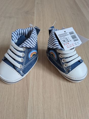 Chaussures neuves bébé 16 