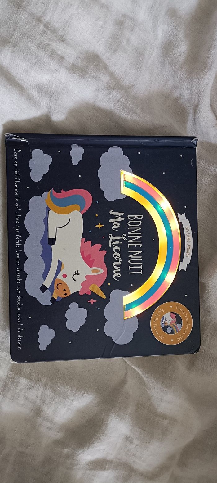 Livre licorne lumineux