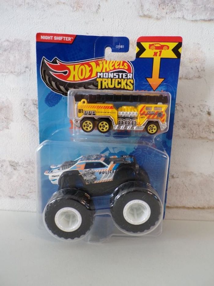 Monster trucks - Hot Wheels - Night Shifter (J9)