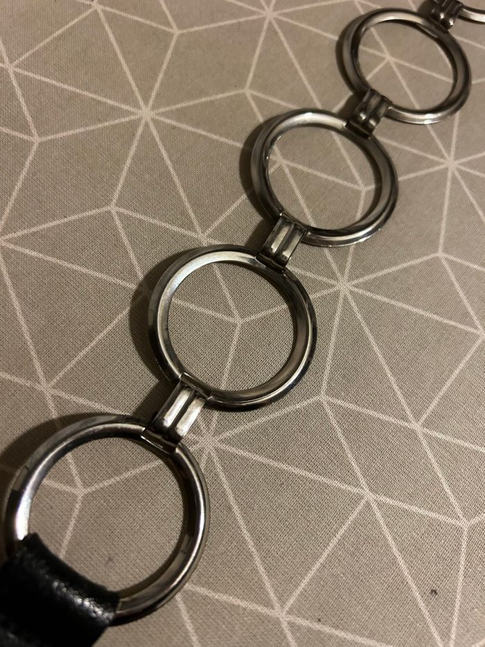 Magnifique ceinture vintage 1970 cuir noir et anneaux métal - photo numéro 10