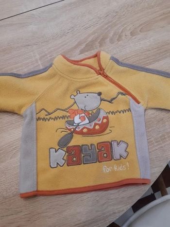 Pull polaire 6 mois