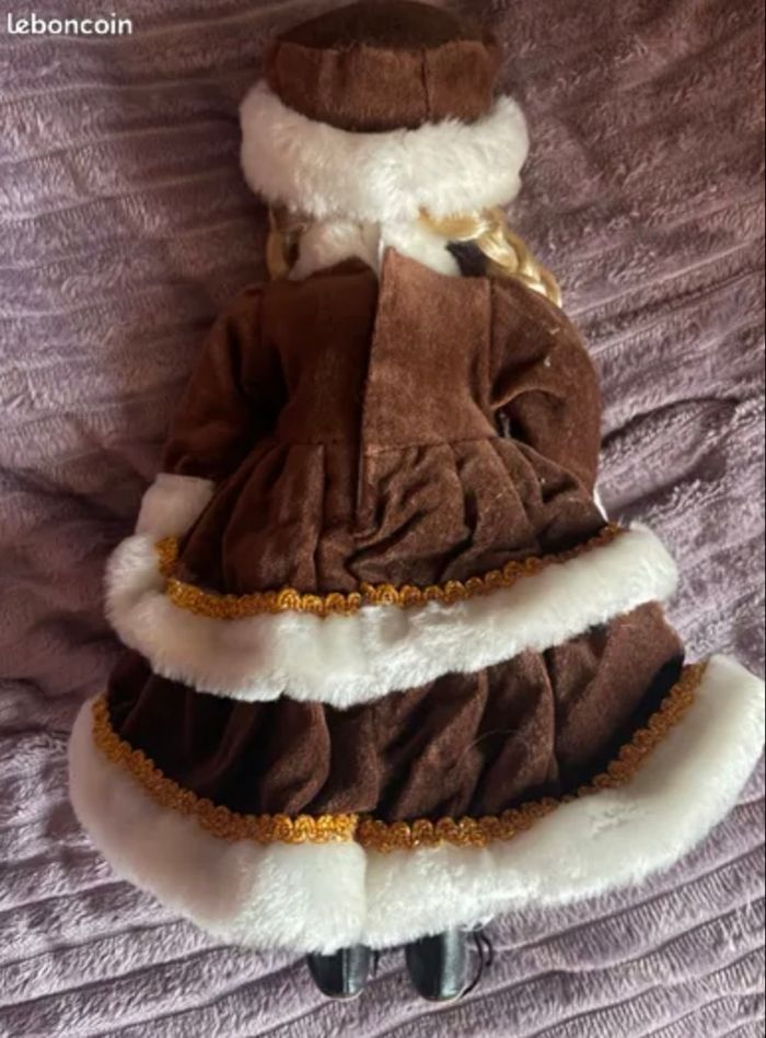 Poupée en porcelaine - photo numéro 3