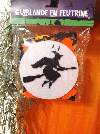 guirlande de 3 mètres - " Happy Halloween " neuve sous blister