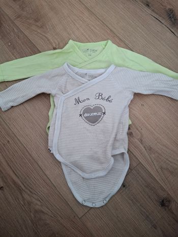 Lot de 2 bodies bébé croisés