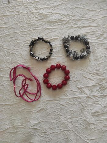 Lot de 4 bracelets fantaisie
