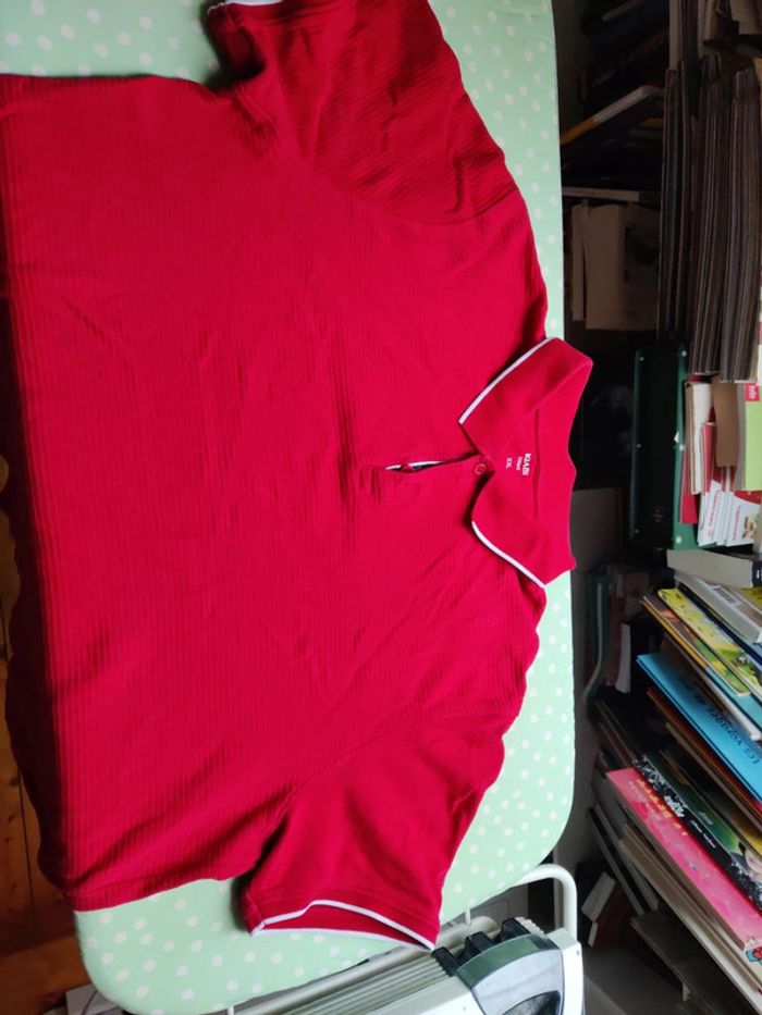 Polo rouge