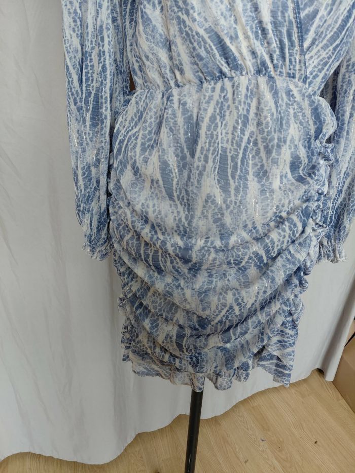 Très jolie robe chics femme T 38 - photo numéro 4