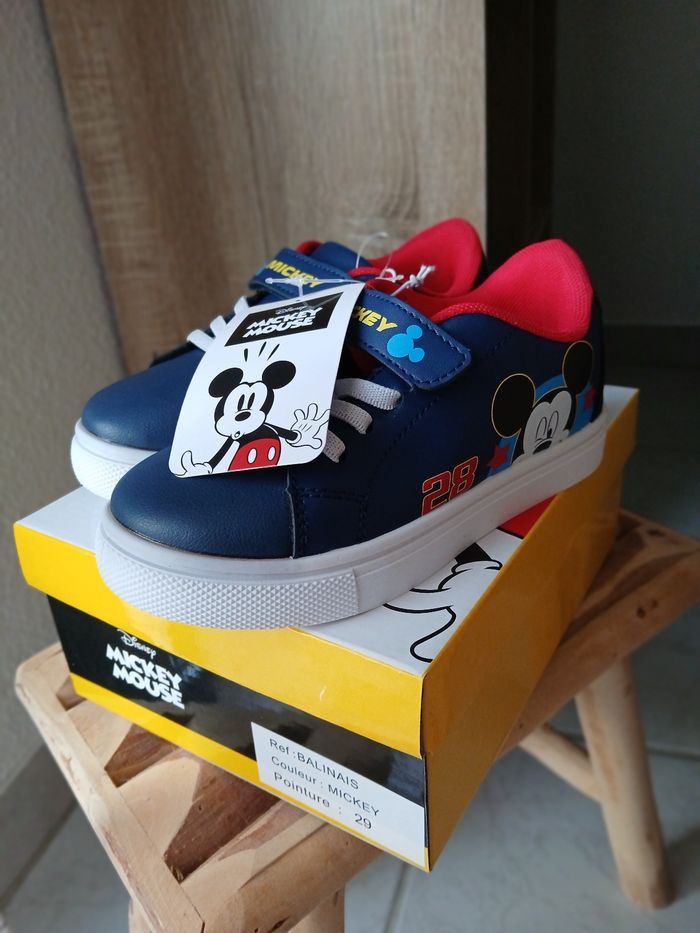 Baskets bébé garçon à lacets et scratch – Mickey bleu