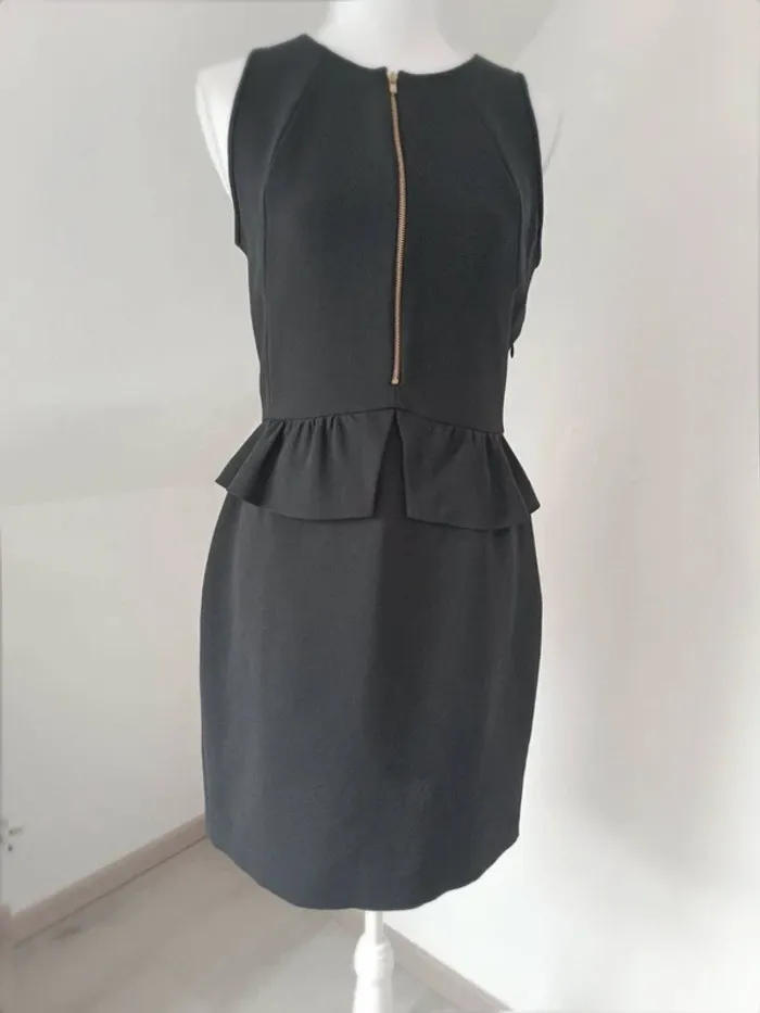 🖤 Robe noire Sandro Paris – coupe près du corps, zip doré – T. 2 (M)