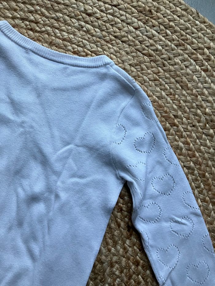 Gilet blanc à motifs cœurs Lili Marelle 5 ans. Porté mais en bon état - photo numéro 6