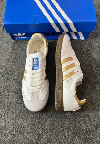 Basket Adidas samba blanche et doré 40 ( avec défauts )