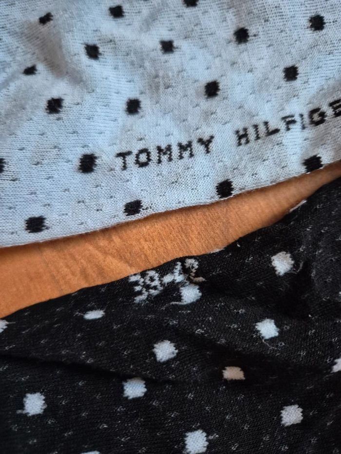 Lot de 2 paires de chaussettes Tommy Hilfiger 39/42 neuves - photo numéro 2