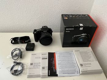 Appareil photo numérique Sony Cyber-shot DSC-RX10 II 20,2 MP Full HD Wi-Fi vidéo 4k (RX10M2)