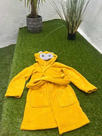Très belle robe de chambre taille 8 ans