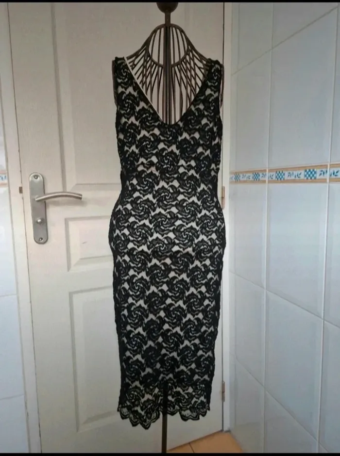 Jolie robe beige en transparence avec dentelle femme taille M/38 - photo numéro 11