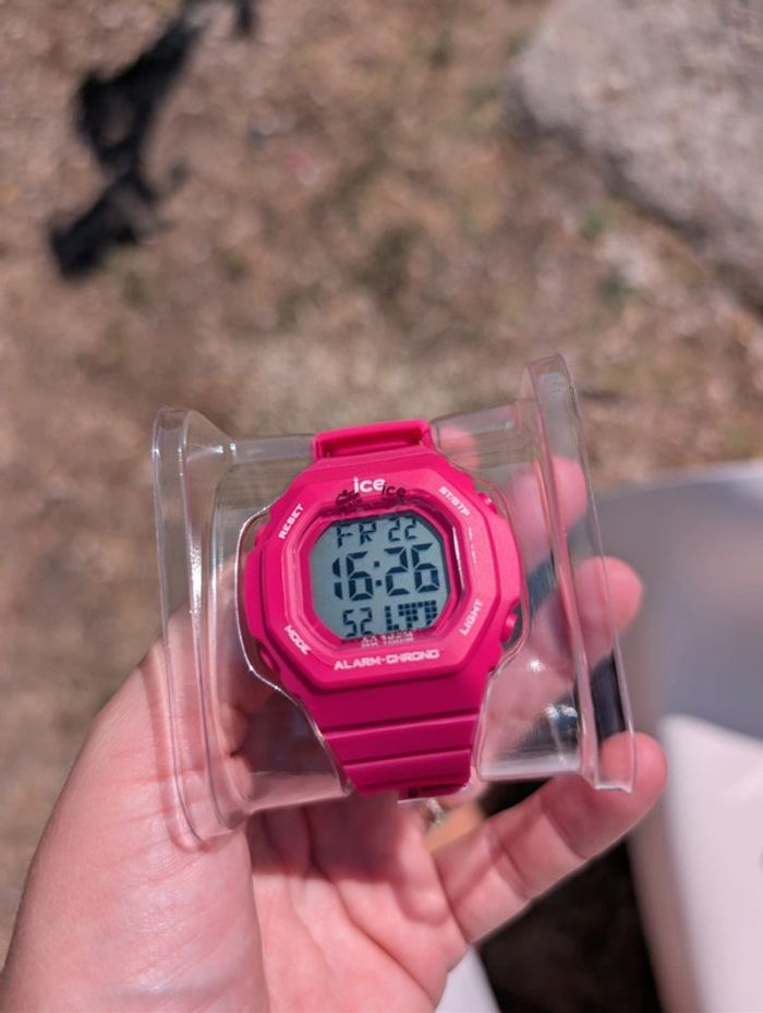 Montre ice watch digital. Neuf - photo numéro 5