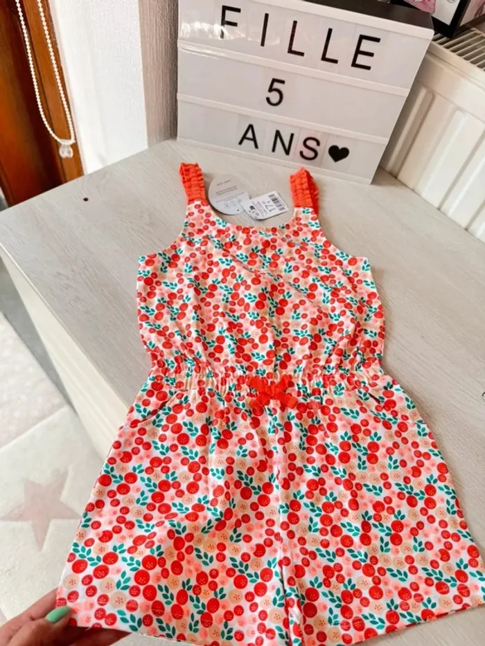 Superbe combi short Okaïdi 5 ans neuve