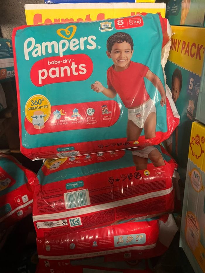 Lots paquet de Pampers, taille huit pentes