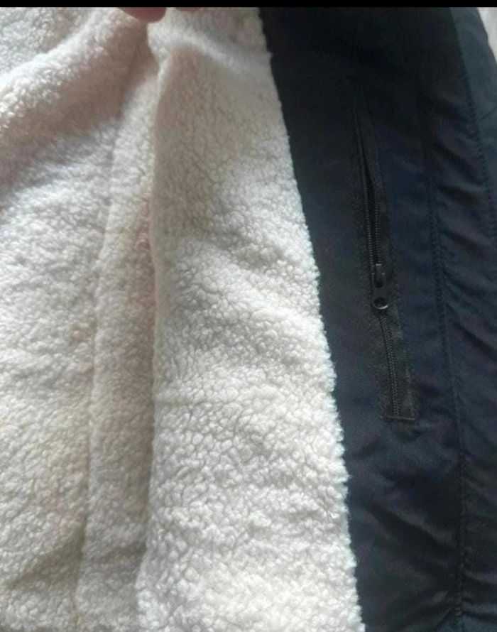 Super veste k-way neuve jamais portée Taille xl parfaite pour l'hiver l'envoi rapide - photo numéro 2