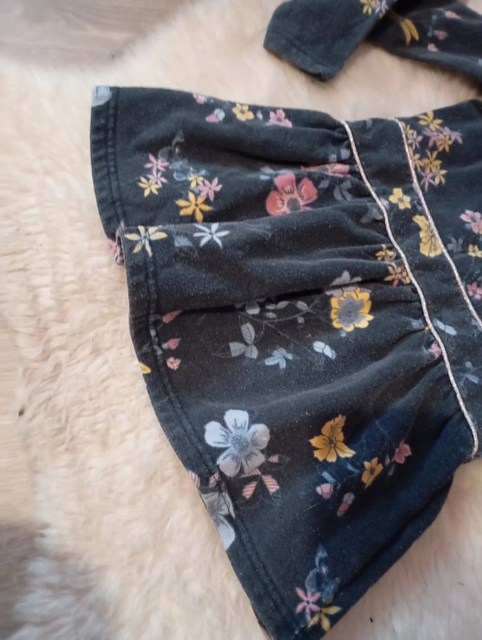 1€ robe Kiabi fleuri 4 ans - photo numéro 2