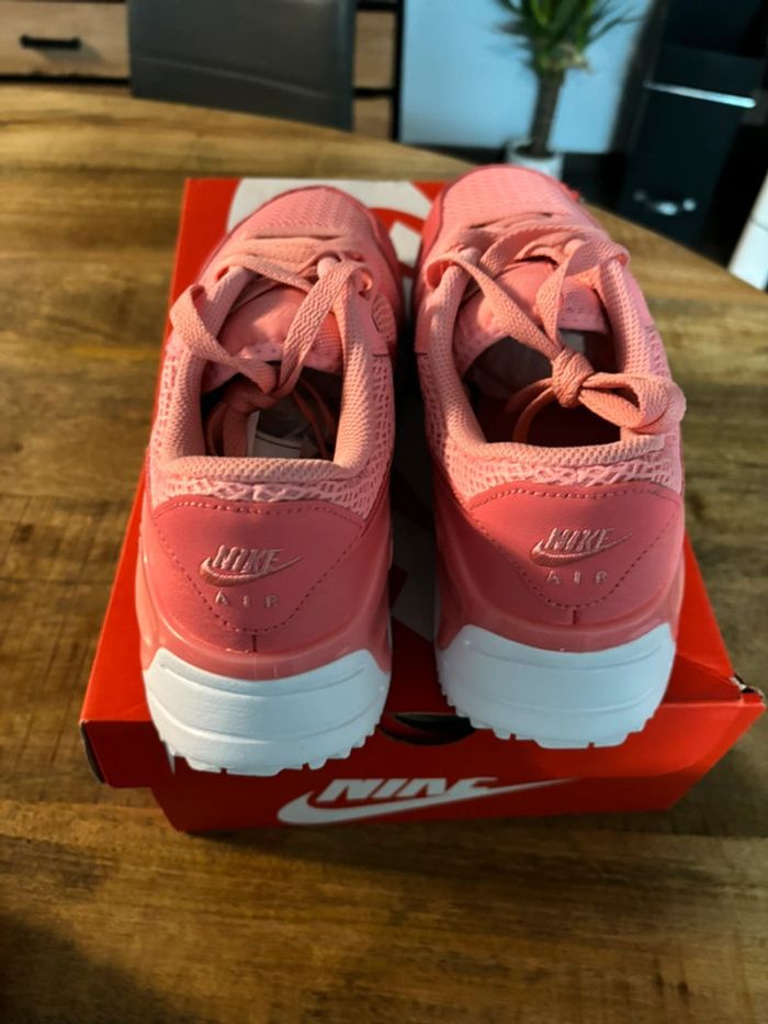 Nike Air Max P.42,5 Neuves - photo numéro 2