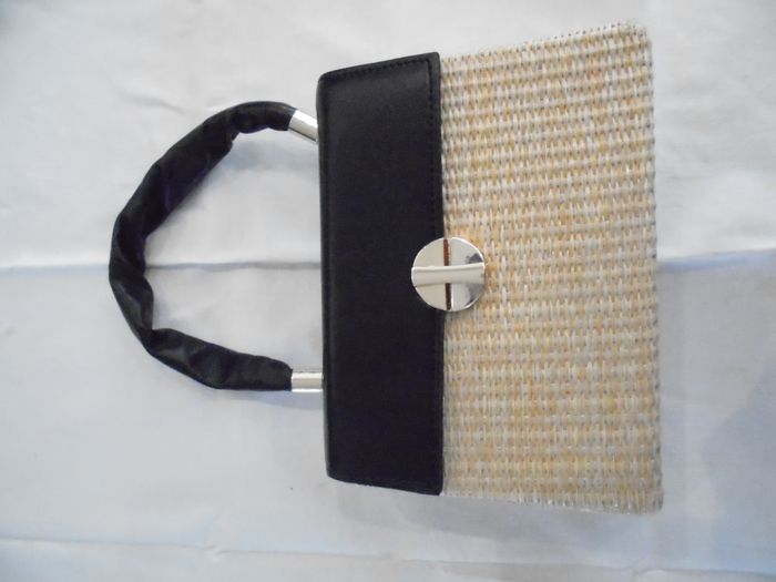 Petit sac à main neuf